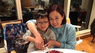 姚莹莹入行全靠袁咏仪,苦熬22年不受力捧,儿子6岁了却仍未婚