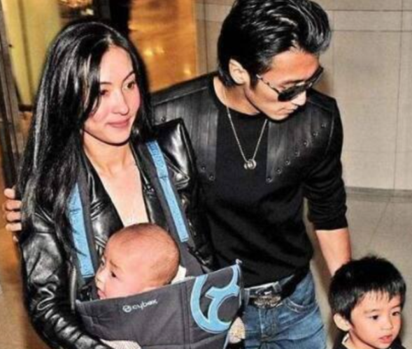 近日张柏芝三胎生父是谢霆锋,成网络热点,终于瞒不住了