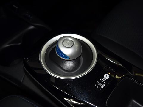 启辰_晨风 2017款 领航极地版6.6kw中控方向盘图片