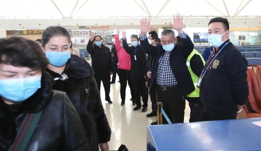 地委副书记,地委统战部部长扎克·左尔东,行署副专员唐晓冰代表地委