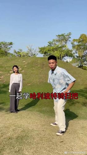 双人合照不会摆姿势,这几个好玩有趣的动作学起来
