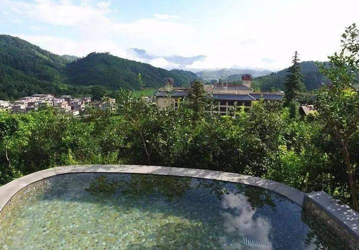 贺州西溪森林温泉酒店秒杀住新酒店双人房带泡池无限次温泉含双早双晚