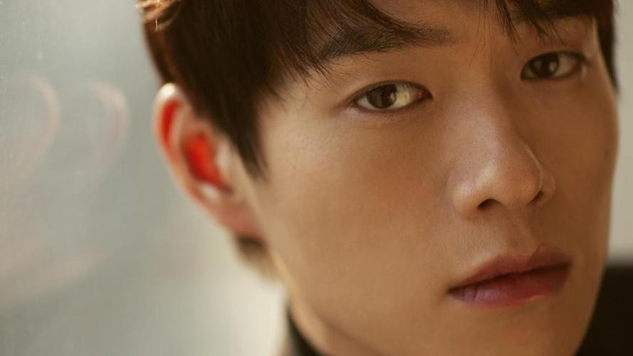 魏大勋帅气时尚写真照,高清壁纸图片,大陆明星-回车