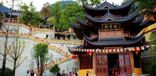                 玉泉寺位于湖北