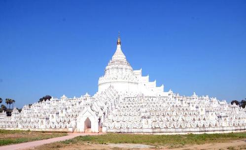 缅甸超梦幻白色波浪建筑「欣毕梅佛塔」