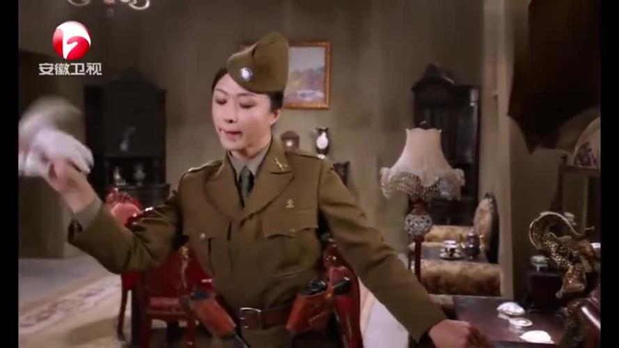 林海雪原蝴蝶迷自我陶醉,边唱边跳,迷之舞姿