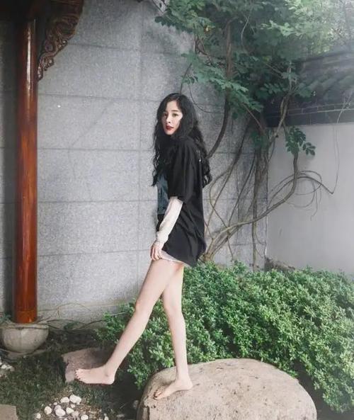 王祖贤,杨幂的脚丫太美了,美的让人窒息,性感十足,诱惑力满满