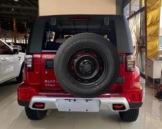 实拍北京bj40公务版到店依旧20t但是简化配置售价或低于15万