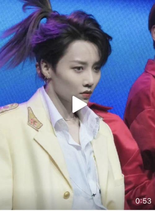 搬,刘雨昕高马尾