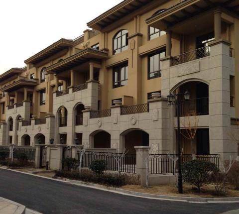 出售:砀山-砀山上海花苑4室2厅2卫174㎡40万