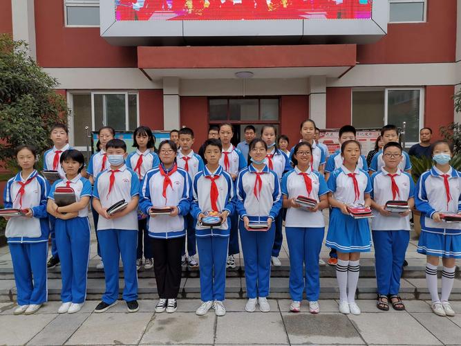 感恩母校,放飞梦想——长安区南街小学2020年六年级毕业典礼