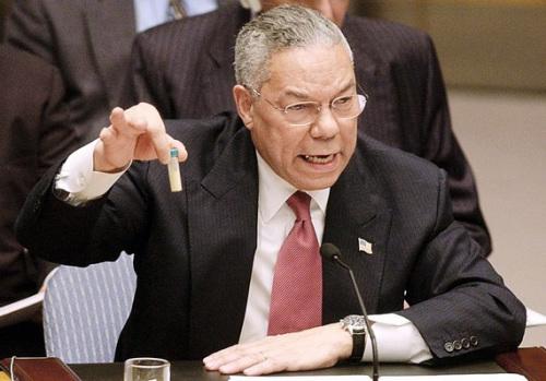 2003 年2月5日,鲍威尔在联合国发表关于伊拉克拥有大规模杀伤性武器的