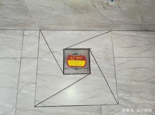 旋风形:地漏的四个角和瓷砖的四个角做长线连接,地漏设置在地砖中心.