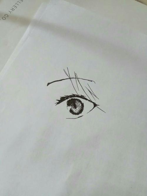 瞳孔要体现出颜色的渐变和剔透感来.