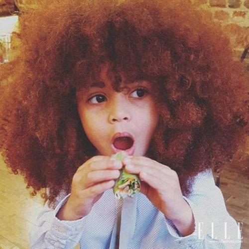 天生拥有爆炸头 那天生就拥有爆炸头是什么样的体验呢?