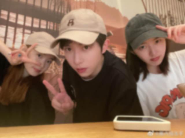 sdfj影视三宝李俊濠,张艺凡,邓恩熙终于烩面聚餐啦!