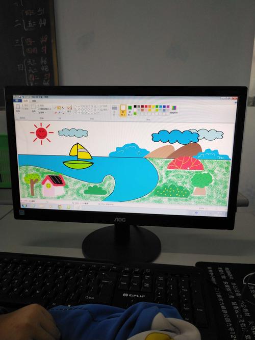 市六小创意电脑绘画社团活动乐趣多