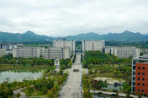 遵义医科大学新浦校区