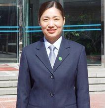 毕业于山东师范大学中文系.