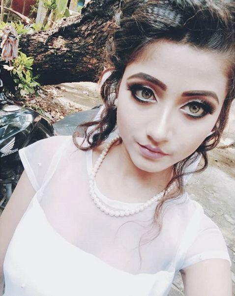 她无意间被拍下这组照片引来国内外爆夸仙女下凡!生活