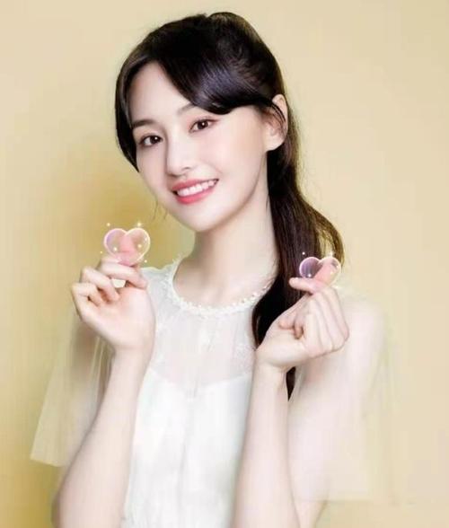 郑爽自曝在美现状每日喝自来水为生生活全靠朋友支撑