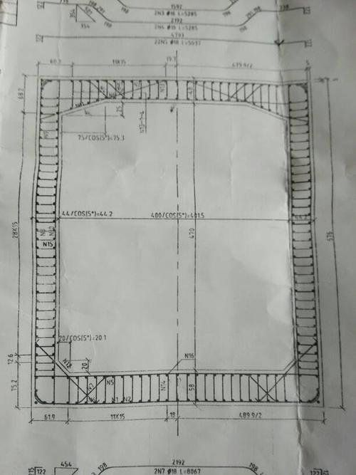 因第一次接触跪求大神指点,怎样看出涵洞的长度及钢筋