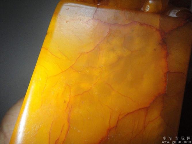 田黄中的极品——全身布满血丝的田黄冻石狮钮老印章