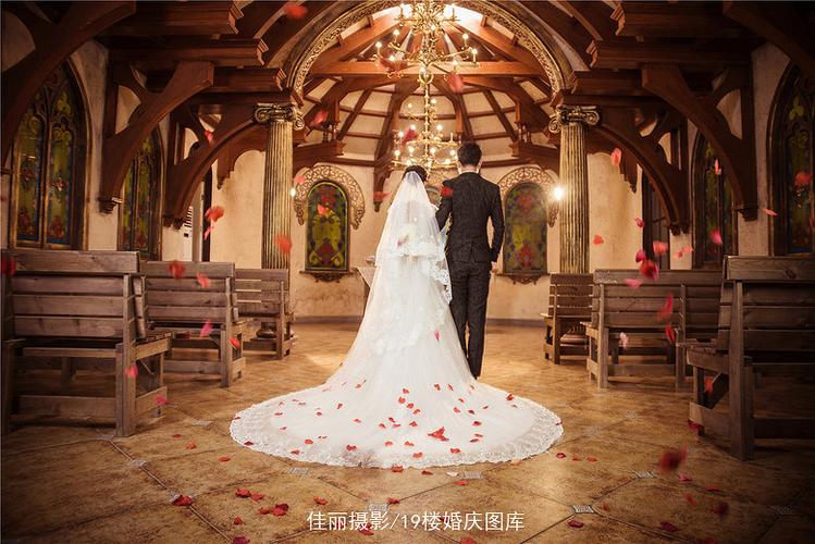 欧式教堂内景婚纱照_欧式风格婚纱照图片__19楼婚纱照