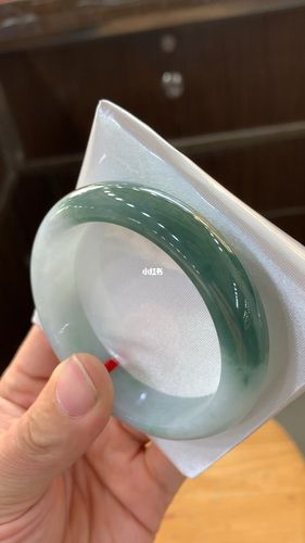 2000半山半水翡翠手镯_翡翠手镯_玉器_时尚_配饰