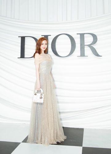 美图系列##angelababy# @angelababy 亮相dior2018春夏高级订制系列