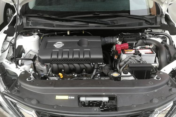 日产轩逸发动机舱