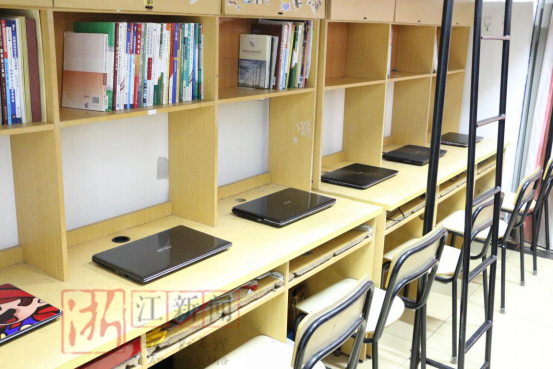 兰馨苑4幢326寝室