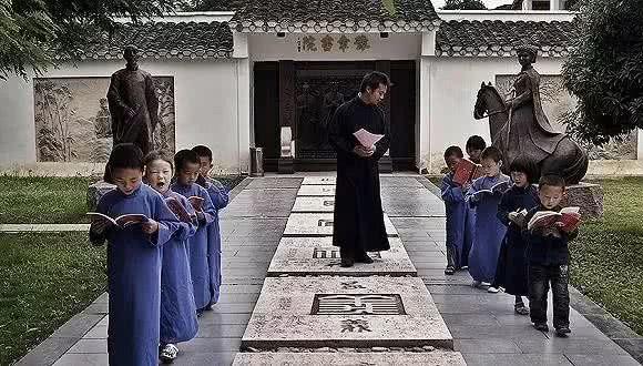 2年后的豫章书院:走不出的死亡循环