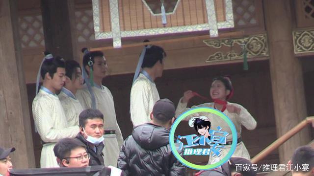 赵露思片场往敖瑞鹏衣服里塞纸 任豪哈欠连天被孤立?