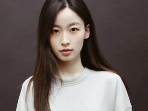 蒋毓玮个人资料曝光 94年小花为了追星远赴异国被骗