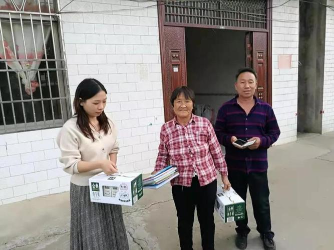 监利县新沟镇组织开展共青团助力精准扶贫"双结双促"