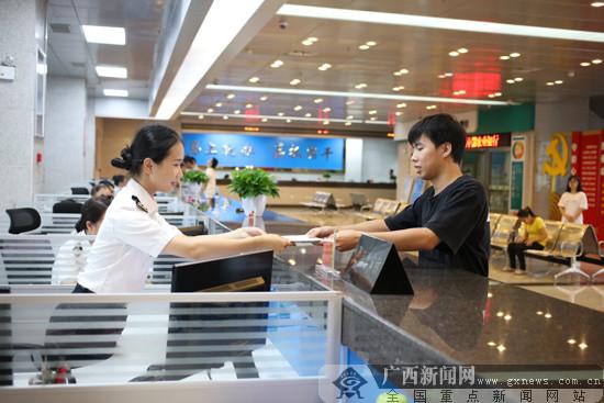 广西新闻网凭祥10月16日讯(记者 杨世夫) 10月16日上午10时,南宁海关