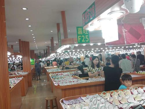 南海平洲玉器街商铺出售 看铺随时都ok