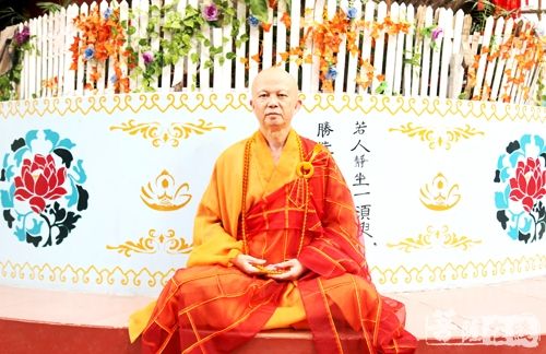 江西省佛教协会副会长,赣州寿量古寺方丈,宝兴禅寺住持瑞印法师