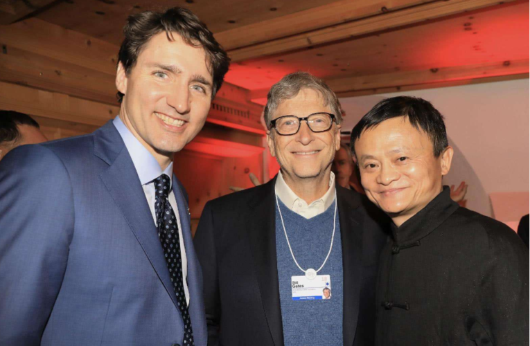 马云请比尔盖茨吃饭!谁注意他们都吃了啥?网友直呼:真