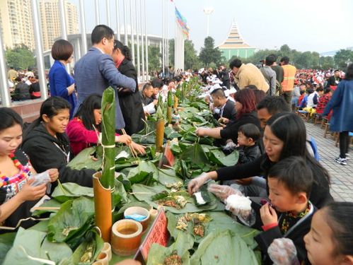 云南 德宏 正文  景颇族被誉为大山的民族,有着灿烂的饮食文化,绿叶宴