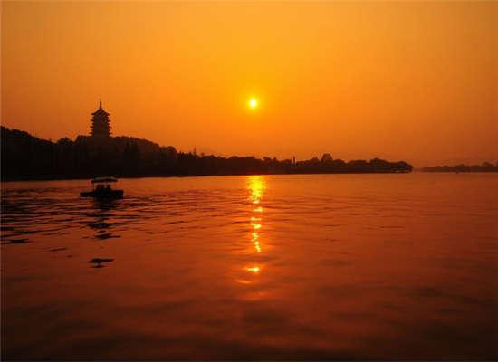 雷峰夕照美景.jpg