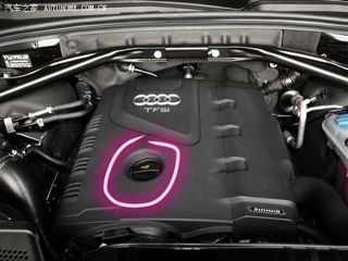 奥迪q5加机油的口在哪 要图片