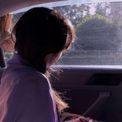 自卑溢出来的时候 变成了安静与温柔._女生头像_我要