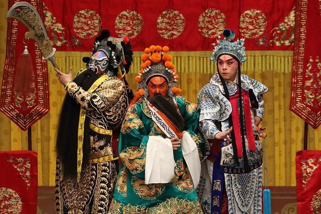 八旬老艺术家演出京剧单刀会