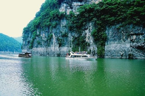  一价全含>【湘西情】天门山玻璃栈道/芙蓉镇/酉水画廊/黄龙洞/烟雨