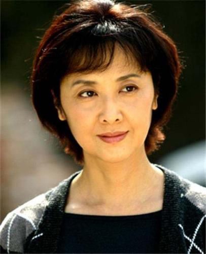 演员朱琳明星杂志植入_朱琳综艺植入_朱琳翻包翻箱-花