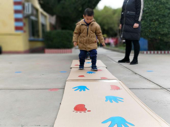 【三幼小一班】小手小脚爬