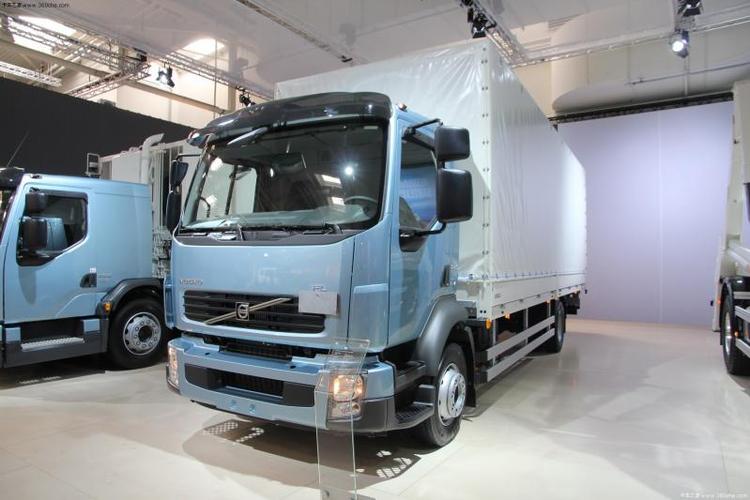 沃尔沃 fl系列 240马力 4x2 厢式载货车