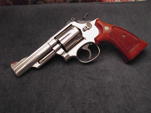 s w m66左轮手枪